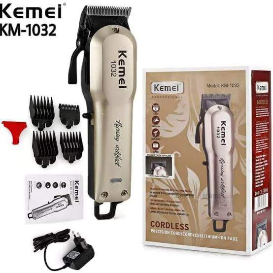 Maquina de Barba e Cabelo sem Fio KM-1032 Kemei